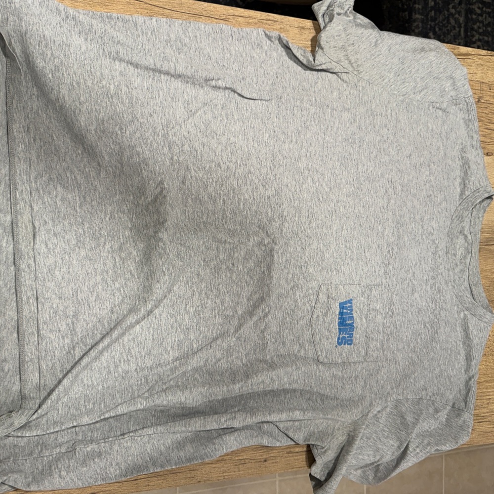 Vineyard Vines Heather Gray Tee with Blue Pocket Logo